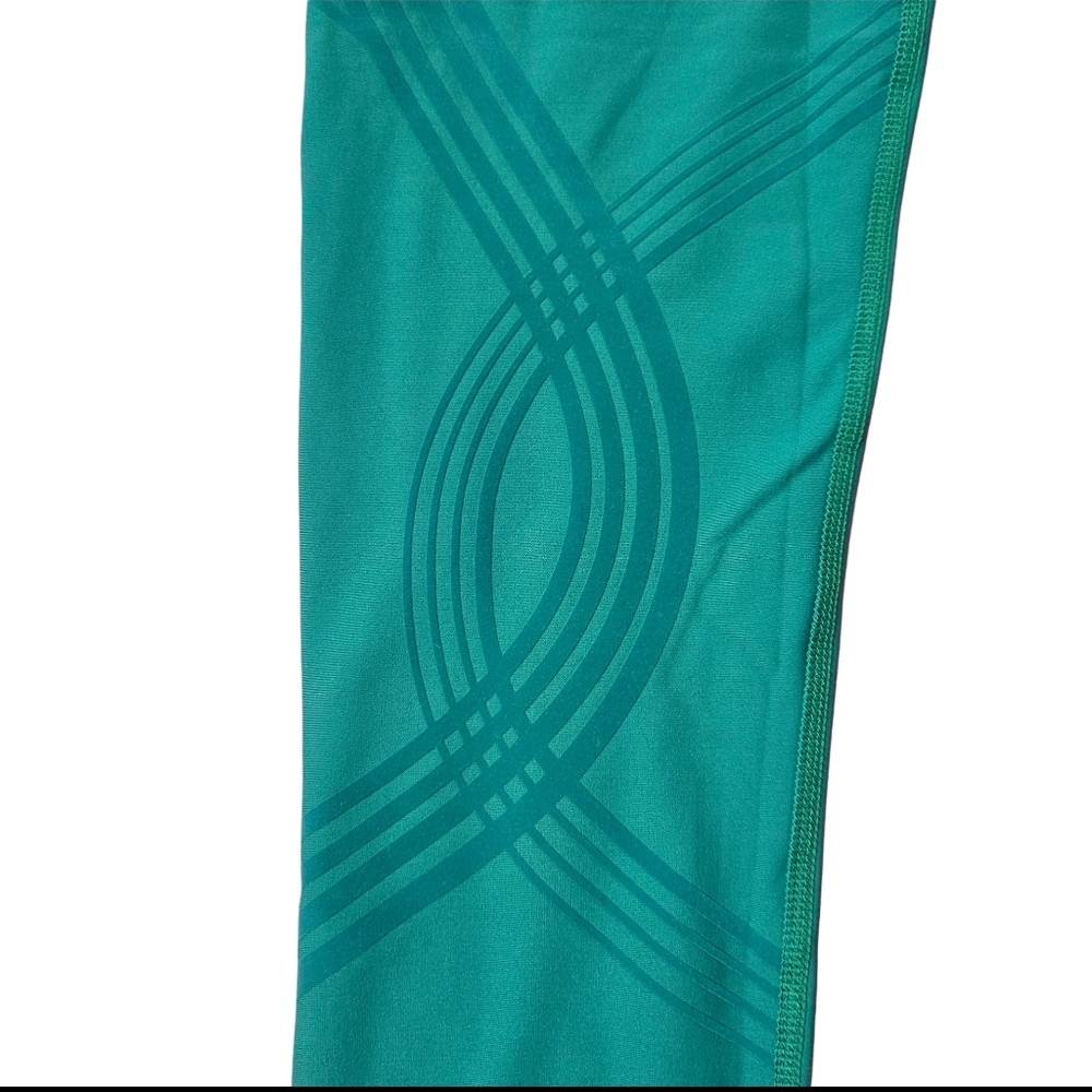FANKA Body Sculpt 7/8 Leggings (Reversible Wear) In Oasis Green - Picture 7 of 11